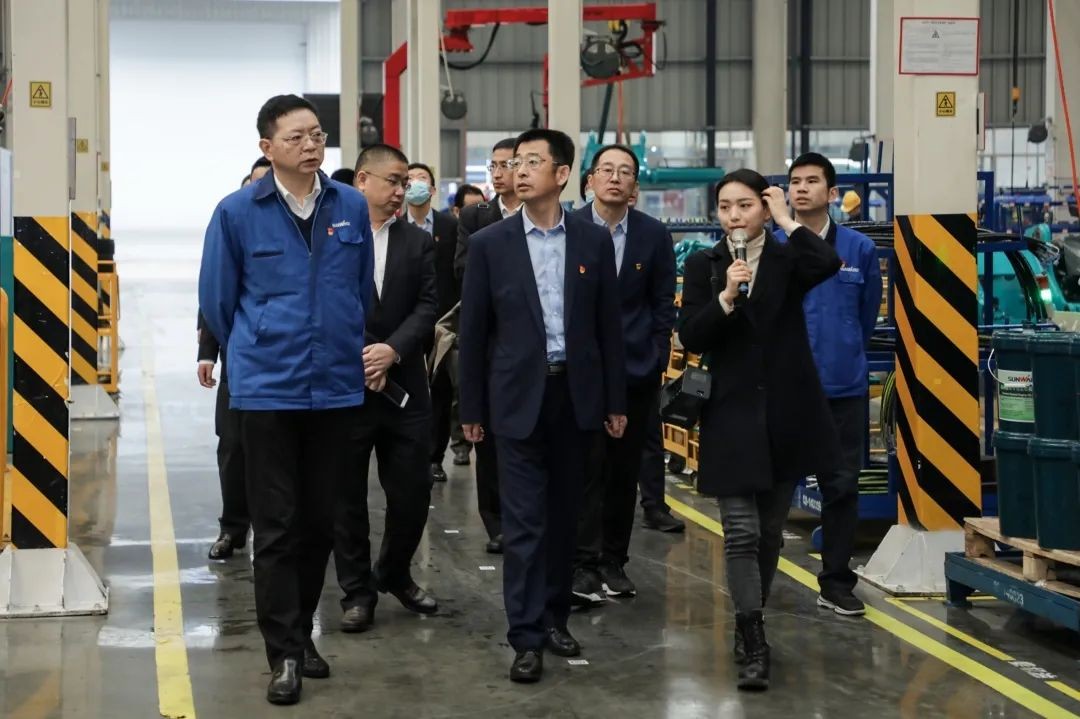 以党建促业务,以业务强党建——青岛西海岸公用事业集团考察山河智能