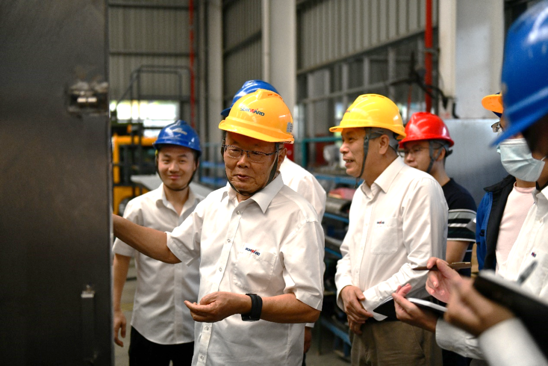 “王炸”!山河特装全自动捣炉车成功下线