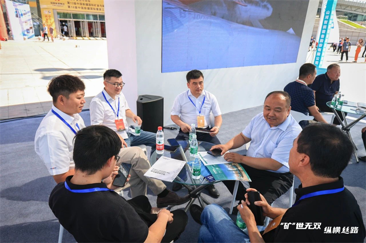 “矿”世无双,纵横丝路!山河智能亮相第十三届新疆国际矿业与装备博览会