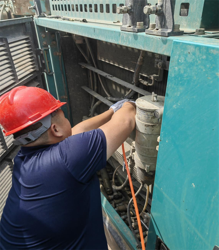 热情似火,服务加码!山河智能基础装备服务万里行为您保驾护航