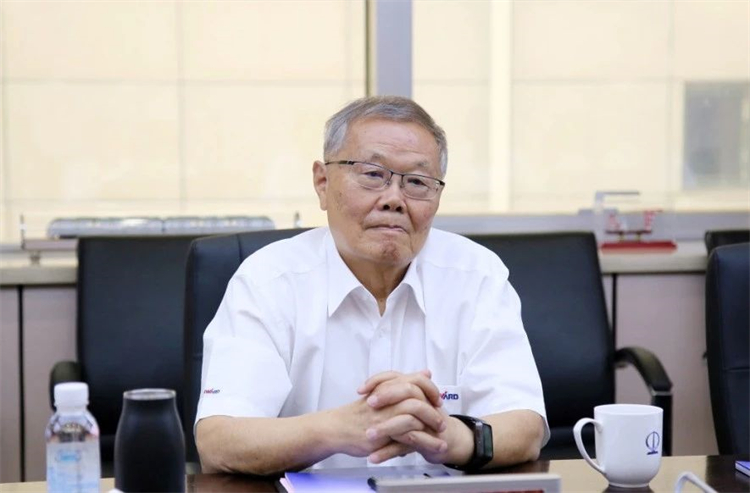 深化合作、共创辉煌!何清华带队拜访中土集团