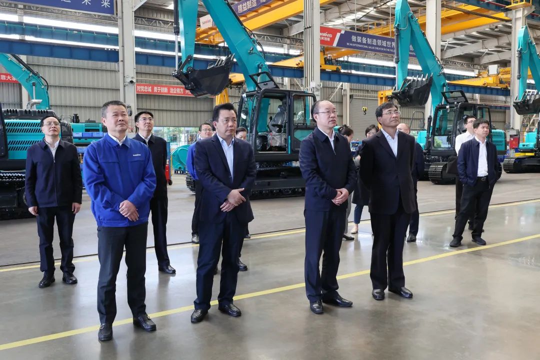 人社部党组成员、副部长俞家栋考察调研山河智能