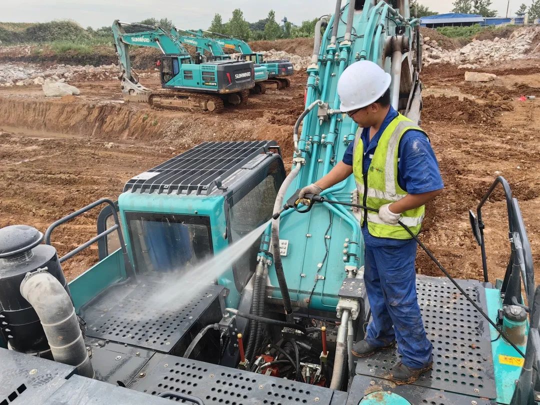 品质山河，用心服务！山河智能挖掘机2023年服务万里行正式出征