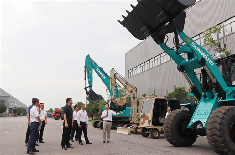 国家应急管理部救援协调和预案管理局副局长颜彬一行调研山河智能