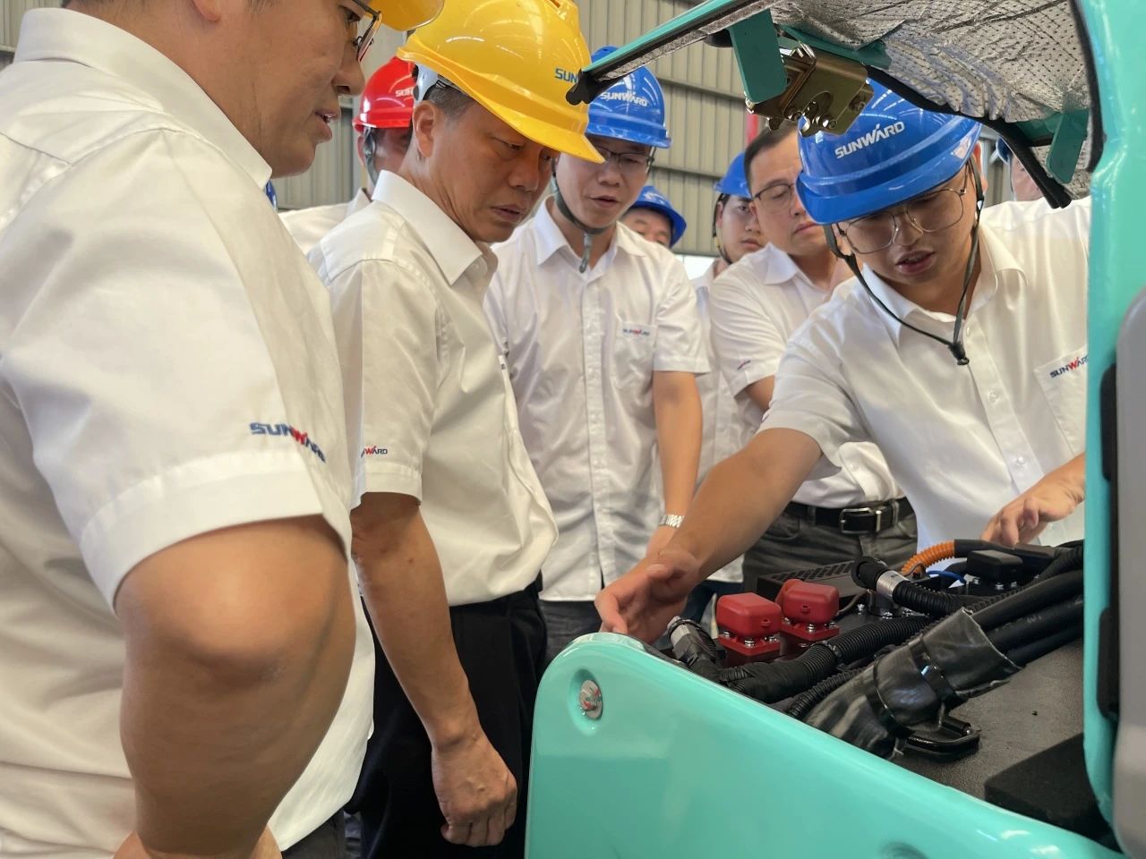 小身材，大能量！山河智能最小纯电动液压挖掘机成功下线